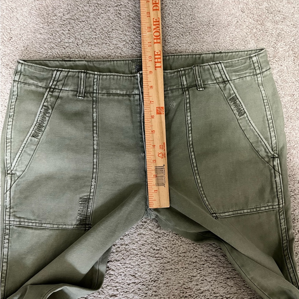American Eagle Outfitters Olive Cropped Pants (in style of OG 107) - Picture 3 of 10